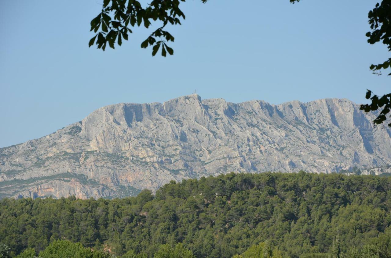 مبيت وإفطار ميرويْ Domaine De Valbrillant المظهر الخارجي الصورة